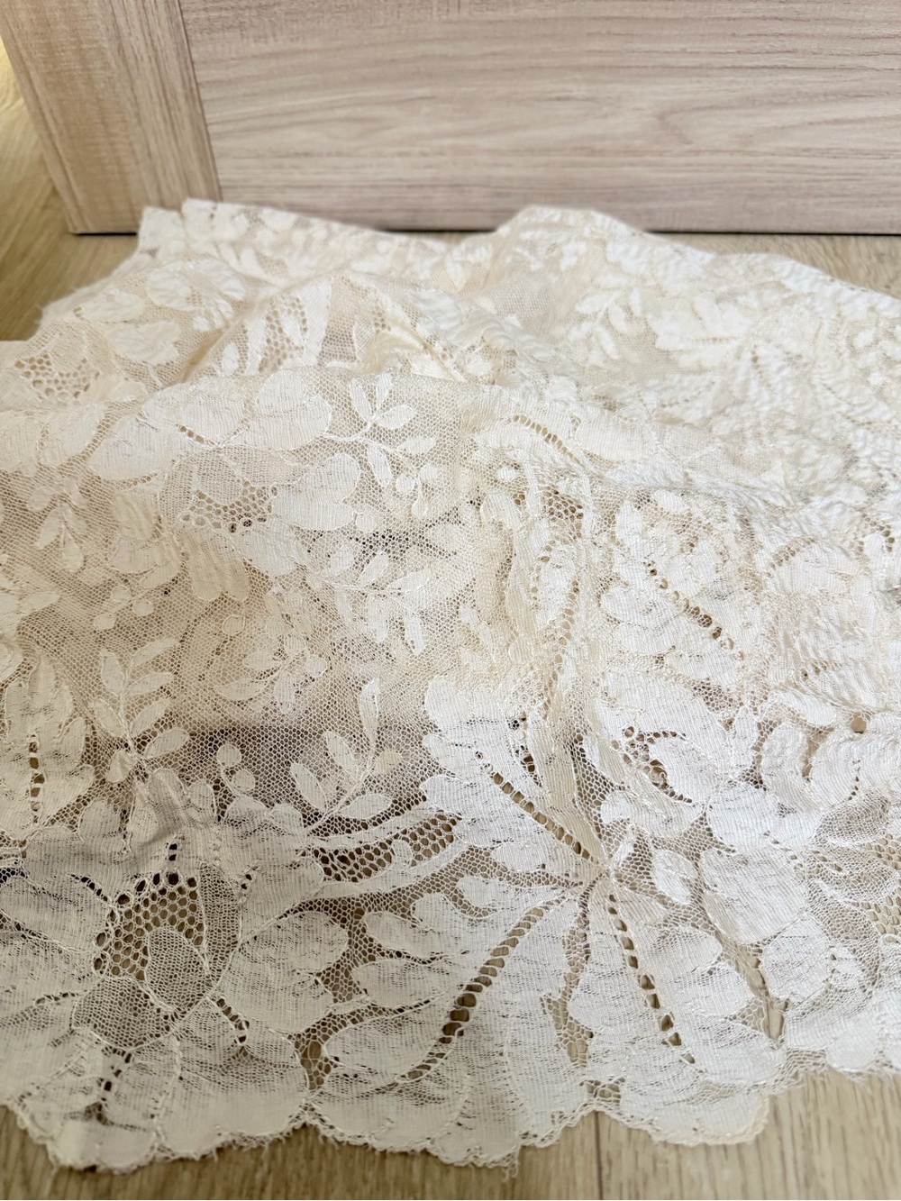 Antique Cream Alençon Lace Bridal Veil 93" | Cutter Piece Fabric Scrap Lot